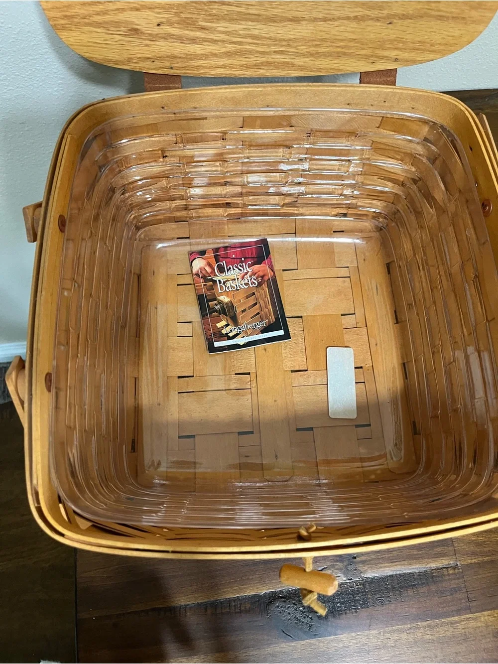 Longaberger Natural Light Brown Woven Picnic Basket with Lid and Handles
